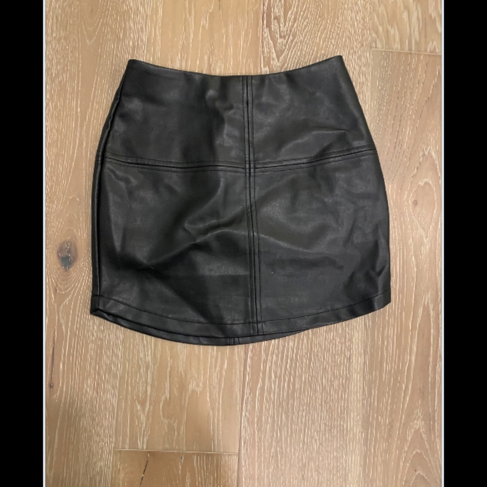 Black Leather Lulus skirt